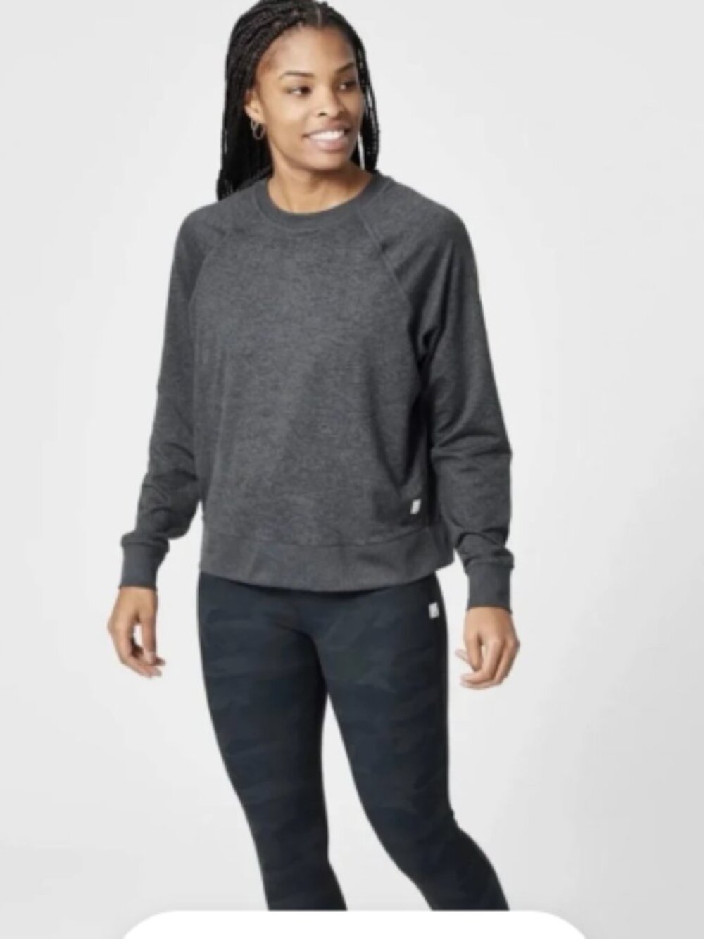 Vuori Halo Heather Charcoal Crewneck Pullover - M